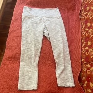 Lululemon gray cropped leggings
